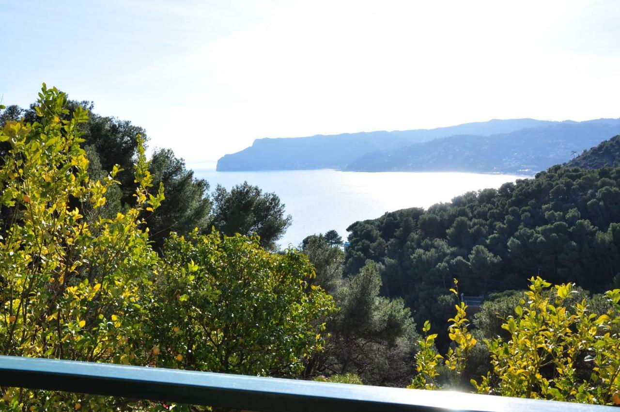 Una Spettacolare Vista Mare - Casa Con Jacuzzi Bergeggi Exterior foto